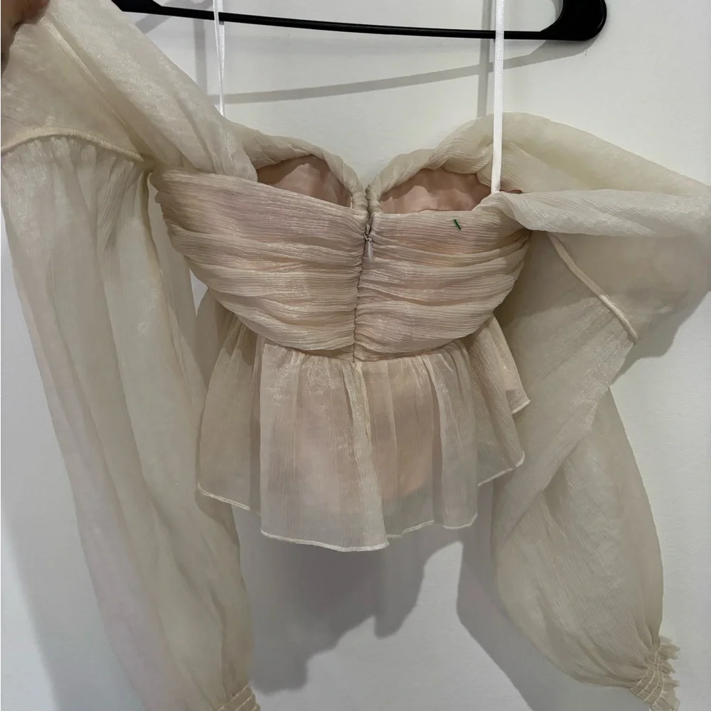 House of Harlowe 1960 x Revolve Burna Blouse in Cream - Size Small - Picture 6 of 11